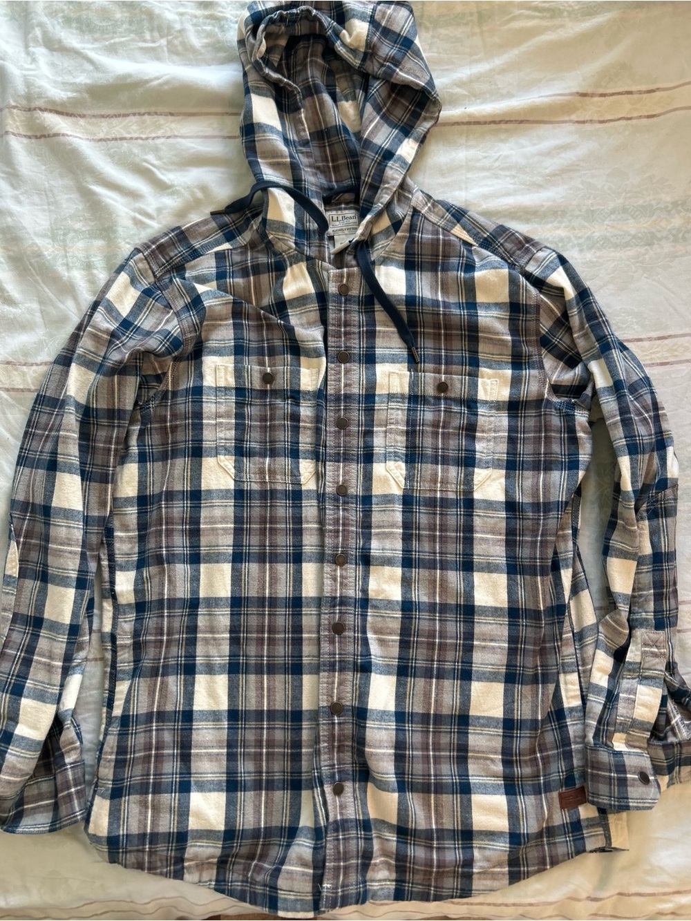 L.L. Bean Men’s L Hooded Blue and Cream Plaid Flannel Shirt Shacket Snap Closure